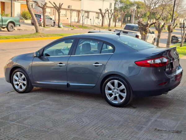 Renault Fluence Privilege CVT 2011