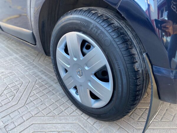 Renault Sandero Autentique Pack 2012