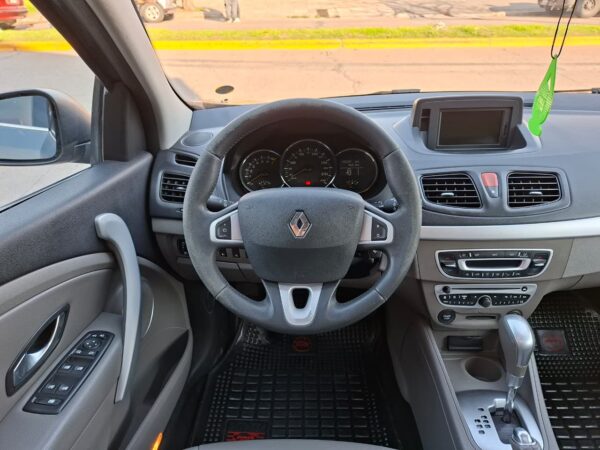 Renault Fluence Privilege CVT 2011