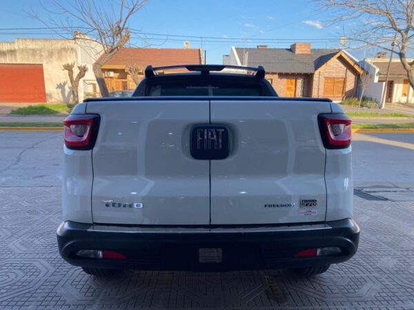 Fiat Toro Freedom 0km
