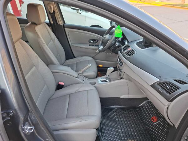 Renault Fluence Privilege CVT 2011