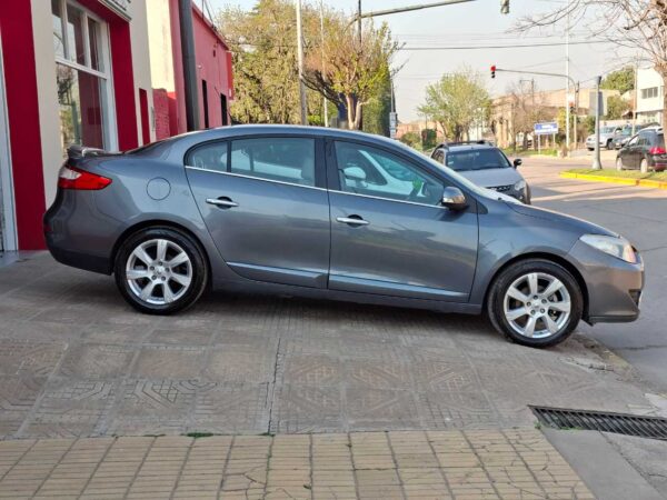 Renault Fluence Privilege CVT 2011