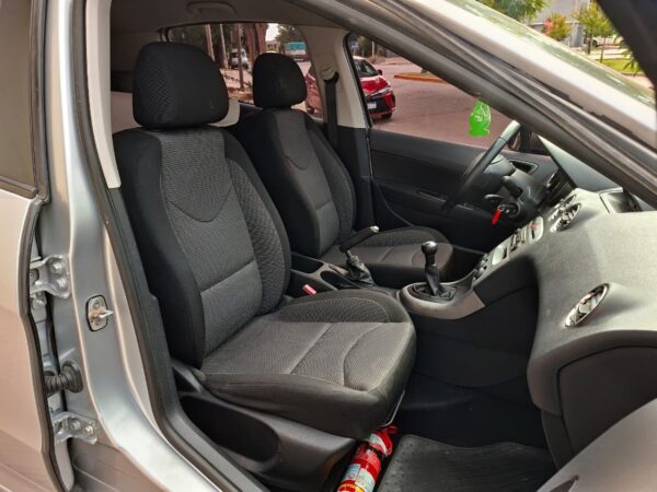 Peugeot 308 Active 1.6 Año 2015