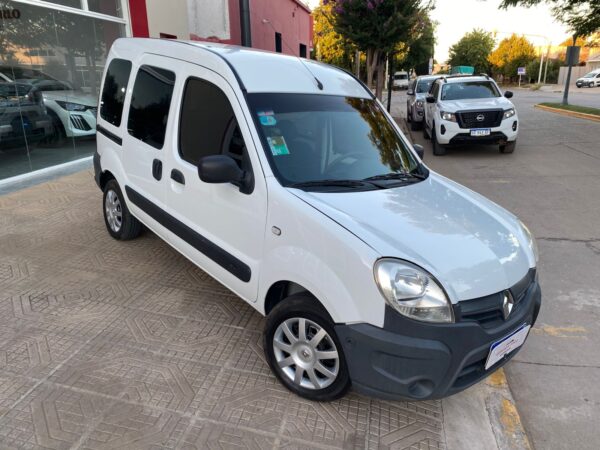 Renault Kangoo Autentique GNC Año 2017