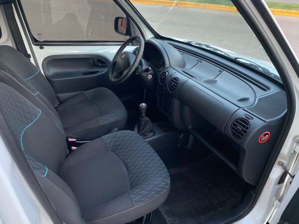 Renault Kangoo Autentique GNC Año 2017
