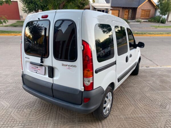 Renault Kangoo Autentique GNC Año 2017