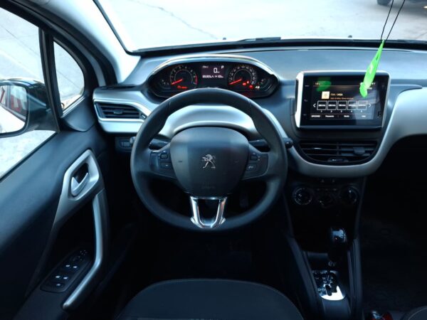 Peugeot 2008 Allure Nav AT Año 2018