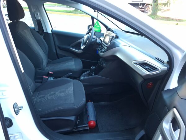 Peugeot 2008 Allure Nav AT Año 2018