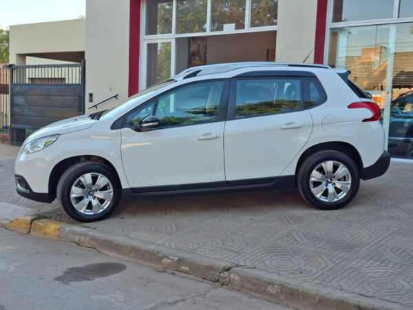 Peugeot 2008 Allure Nav AT Año 2018