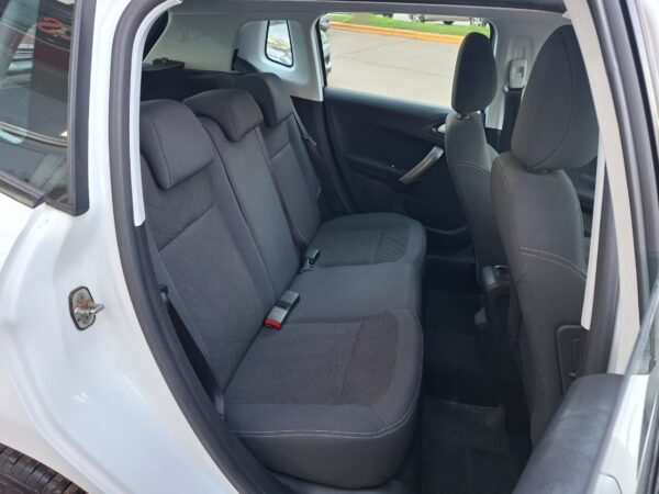 58ea3fb4-1b4d-4c29-87d0-3f99c95726de Peugeot 2008 Allure Año 2017