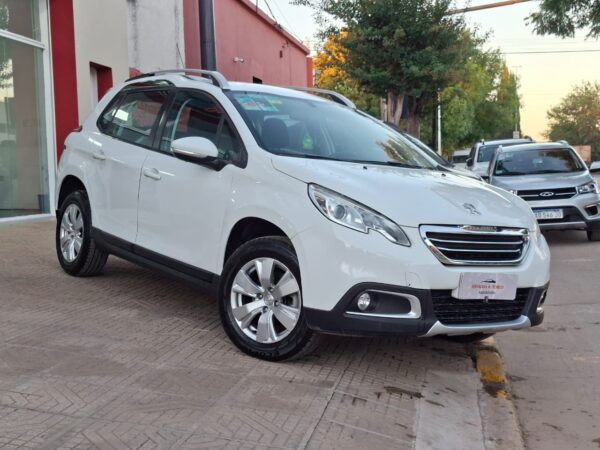 5a606b8f-0596-4f25-a1b4-07c663792747 Peugeot 2008 Allure Año 2017
