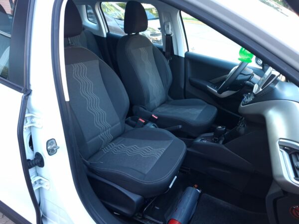 Peugeot 2008 Allure Nav AT Año 2018