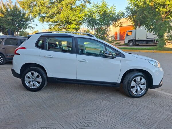 Peugeot 2008 Allure Nav AT Año 2018