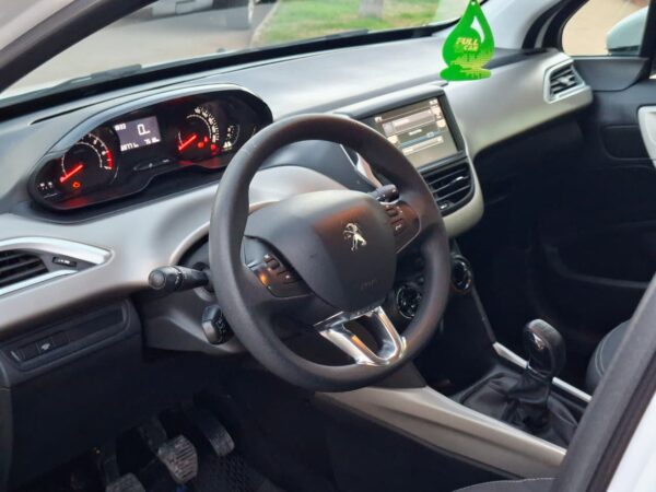 8b81a651-3a55-44ac-a351-5690b0530bff Peugeot 2008 Allure Año 2017