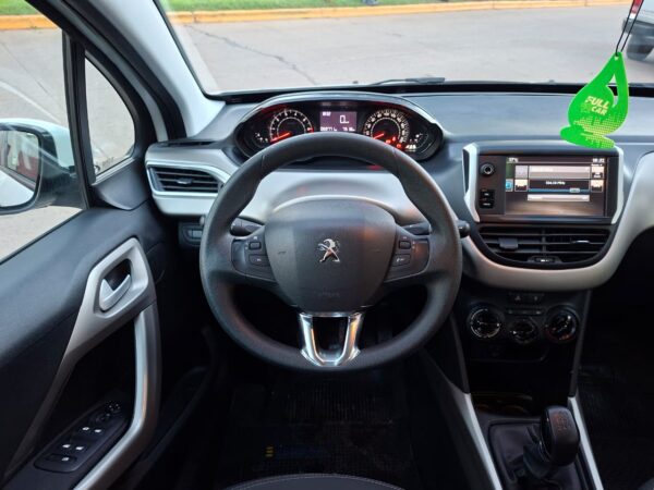 d00e50bf-26c3-4b6b-8d4b-29b0aa37ac27 Peugeot 2008 Allure Año 2017