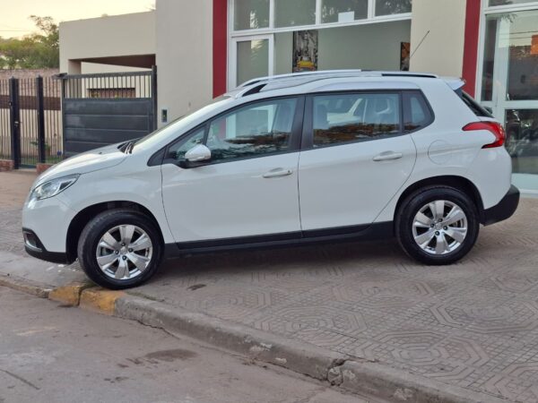 dc342575-8015-4f62-ab91-719267e7ada8 Peugeot 2008 Allure Año 2017