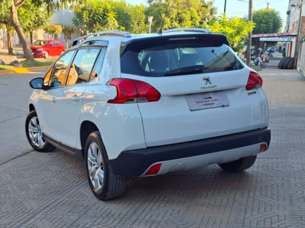 Peugeot 2008 Allure Nav AT Año 2018