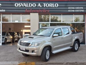 01283b59-e258-49f2-96f2-59fb6675024d Toyota Hilux SRV Cuero 4X4 3.0 2014