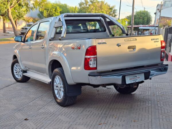 Toyota Hilux SRV Cuero 4X4 3.0 2014