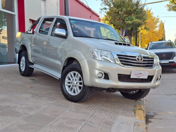 Toyota Hilux SRV Cuero 4X4 3.0 2014