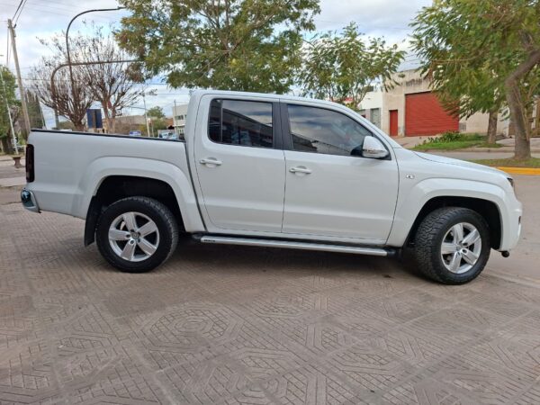 c6e846b8-8dab-4c5a-bfca-6340c77e4eec Volkswagen Amarok Highline Mt 2023