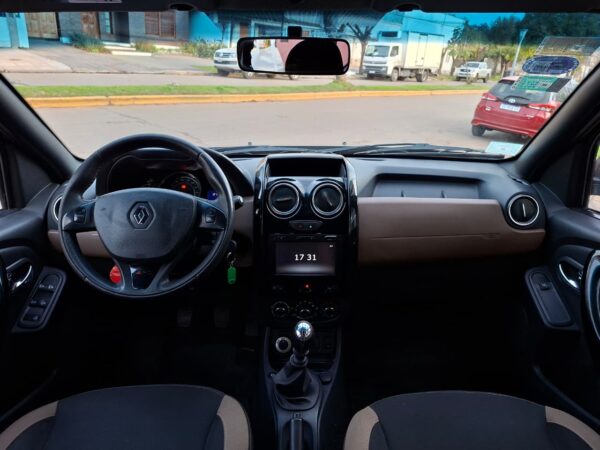 02e008f4-b8a8-43ac-9f89-a1dcf59a6f71 Renault Duster Privilege 2.0 4x4 2015
