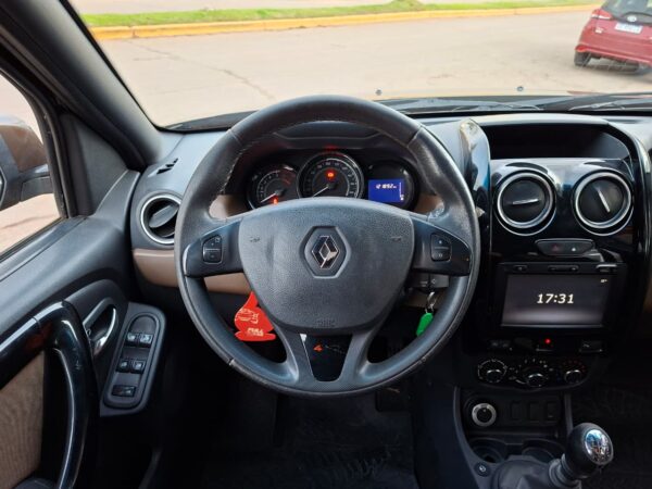 42a7d104-5c0a-45e0-8deb-36d6a3b6c68c Renault Duster Privilege 2.0 4x4 2015