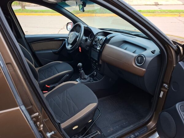 7221df99-3391-4df2-9347-e2952268f4b3 Renault Duster Privilege 2.0 4x4 2015