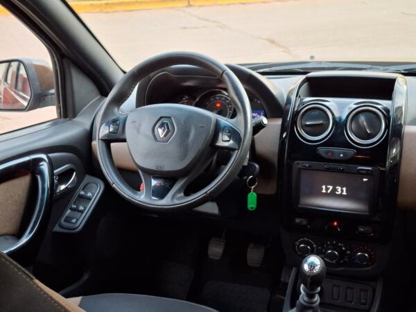 8bb4ac6b-cde8-4e32-bcd0-99682aaa5224 Renault Duster Privilege 2.0 4x4 2015