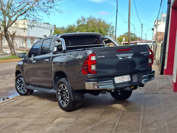 ddd8edad-5822-43df-b54d-2a59384b6721 Toyota Hilux SRX MT 2.8 4X4 2021