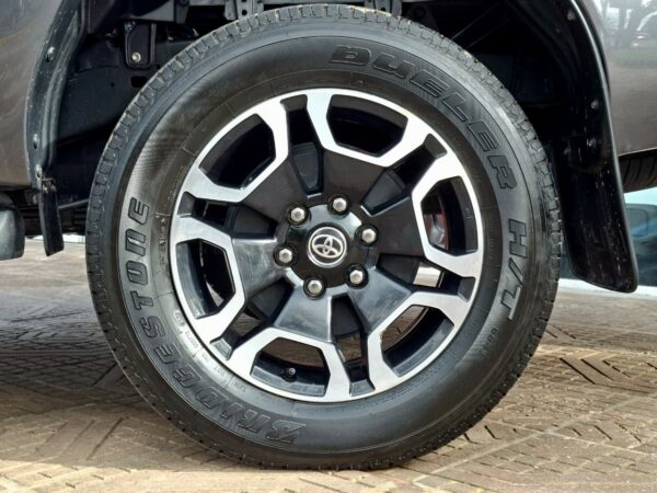 e416faac-2c5b-4e02-81e3-756fb7b9ed51 Toyota Hilux SRX MT 2.8 4X4 2021