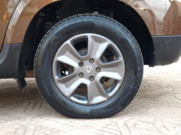 f6f7b5b0-1be8-4f98-b011-5bbdf30f936d Renault Duster Privilege 2.0 4x4 2015